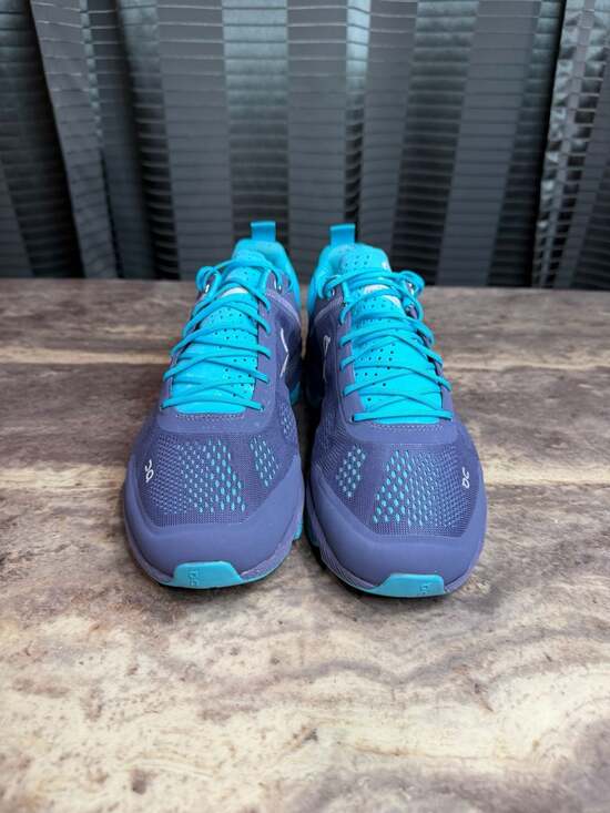 Women’s On Running Cloudsurfer - Picture 2 of 9